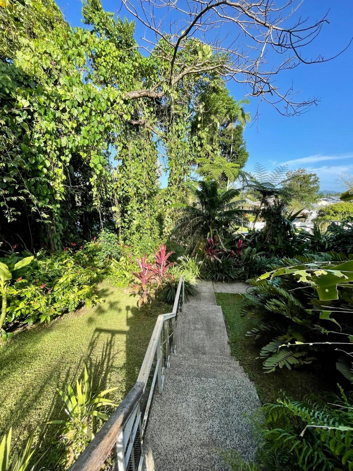 Babinda Quarters Hotell Exteriör bild