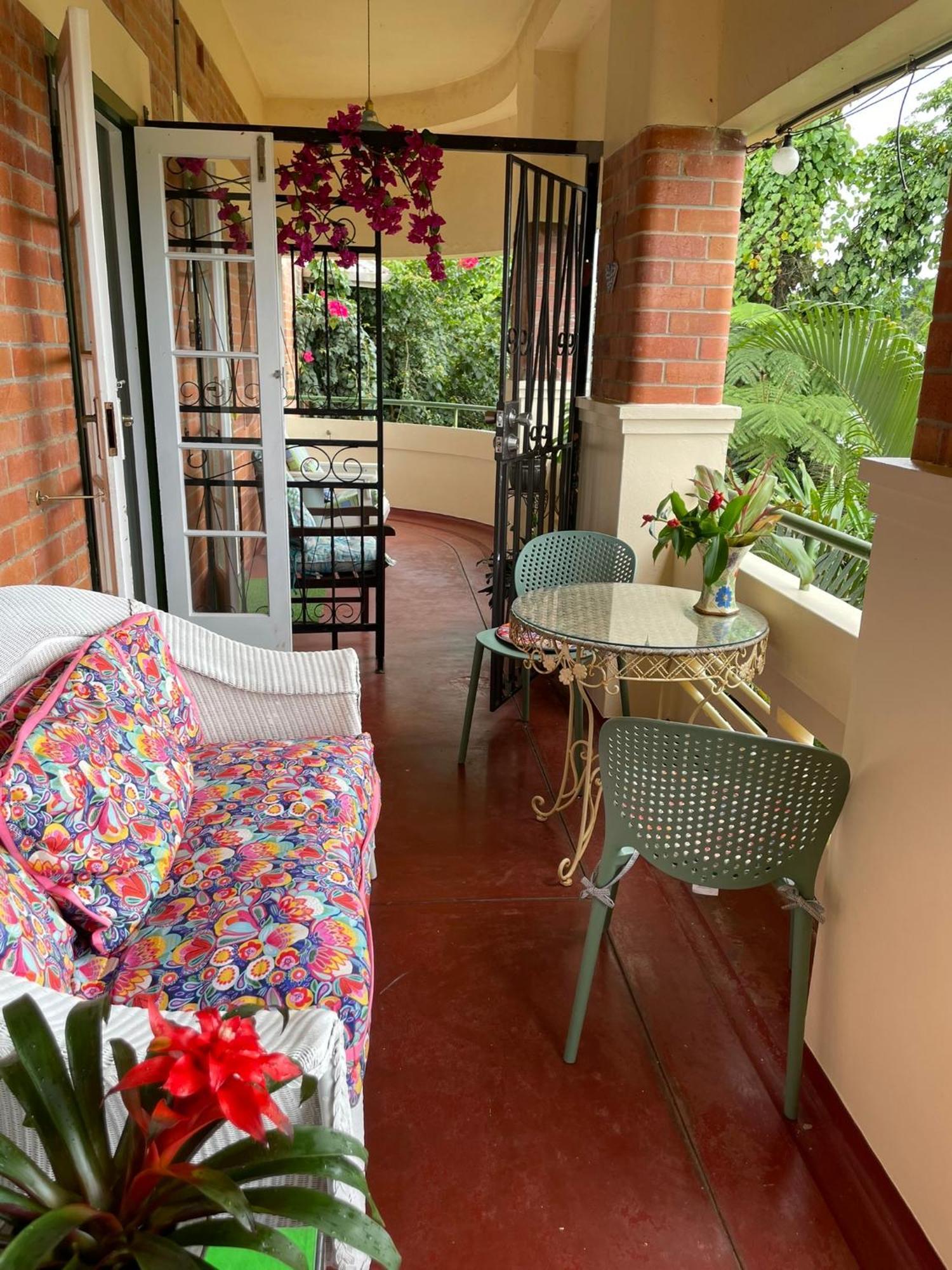 Babinda Quarters Hotell Exteriör bild